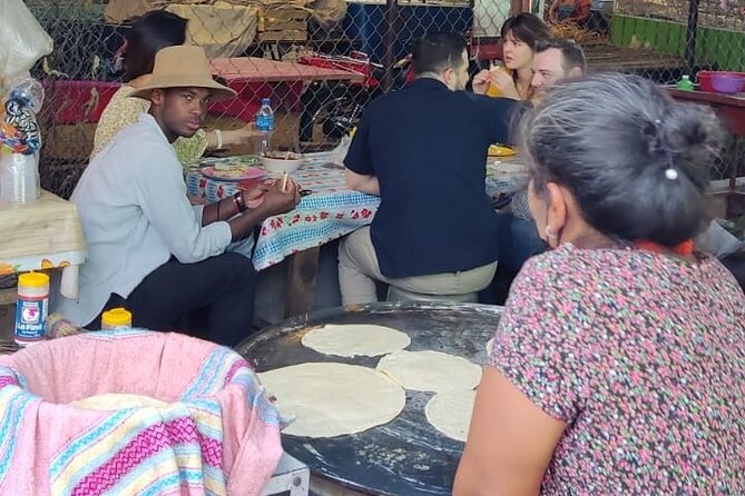 Immersion Tour and Oaxaca Markets, All gastronomy included - Entering Oaxaca’s enormous local market