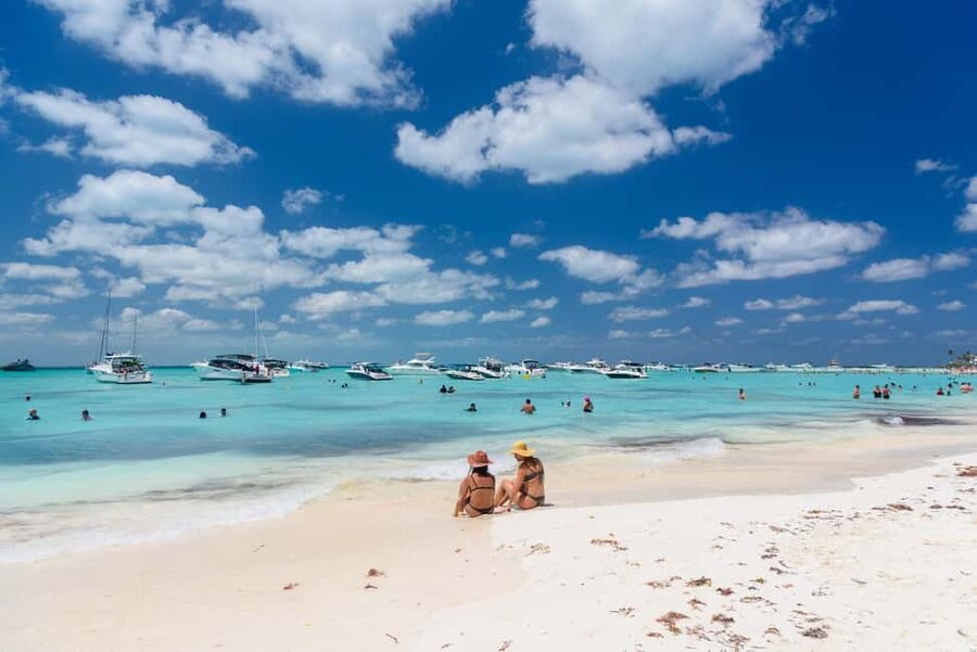 Isla Mujeres: Catamaran Ride with Open Bar, Snorkeling, and Lunch - The 30-minute reef snorkeling stop