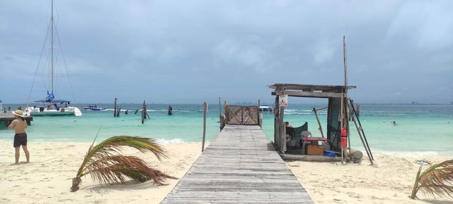 Isla Mujeres: Catamaran with Open Bar, Snorkeling and Lunch - Should you book the Isla Mujeres catamaran?