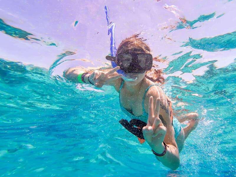 Isla Mujeres: Catamaran with Open Bar, Snorkeling and Lunch - Two hours to explore Isla Mujeres your way