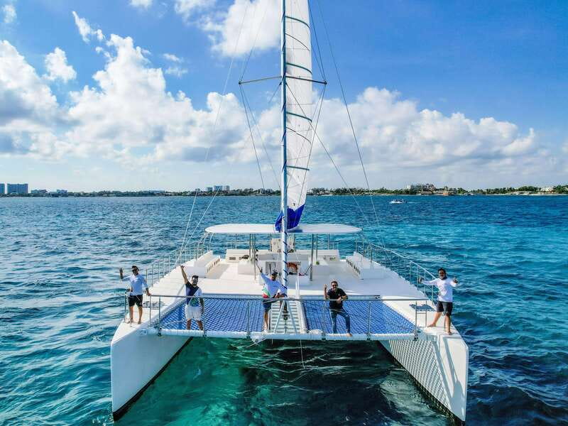 Isla Mujeres: Catamaran with Open Bar, Snorkeling and Lunch - What the $59 price really buys you