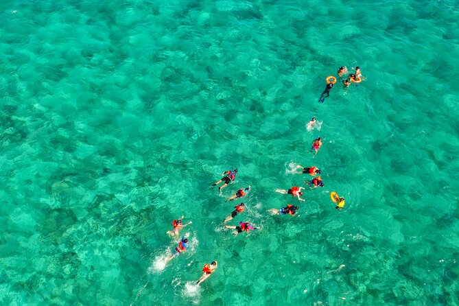 Isla Mujeres Island and Snorkeling Tour - Downtown Isla Mujeres and the one-hour wander