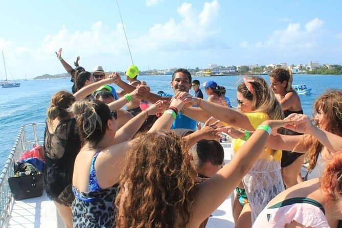 Isla Mujeres Tour with Open Bar Food and Snorkeling - The sunset party on the way back