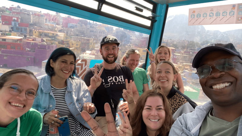 Iztapalapa: Cable Car Tour and Urban Art From the Heights - Meeting at Bellas Artes and learning the metro