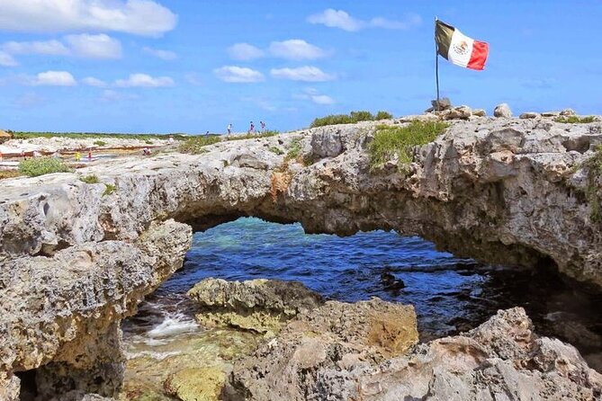 Jade Caverns Private Jeep Tour with Lunch and Snorkeling - Lunch at Coco’s Beach Club