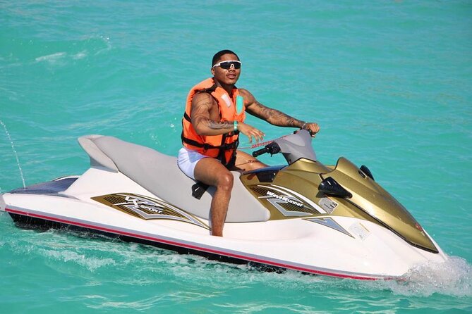 Jet Ski Rental in Cancun for 2 People - Phones, wallets, and the missing locker question