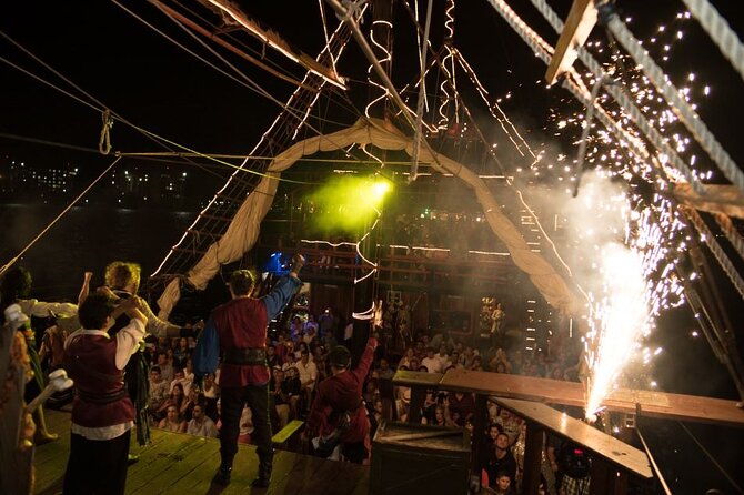 Jolly Roger Pirate Show and Dinner in Cancun - Dinner below deck: better than expected, but not the star