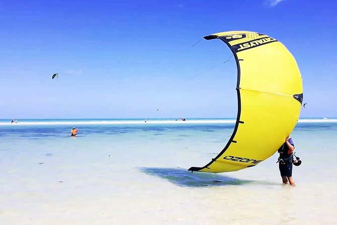 Kitesurfing lessons in Isla Holbox - From kite care to your first ride