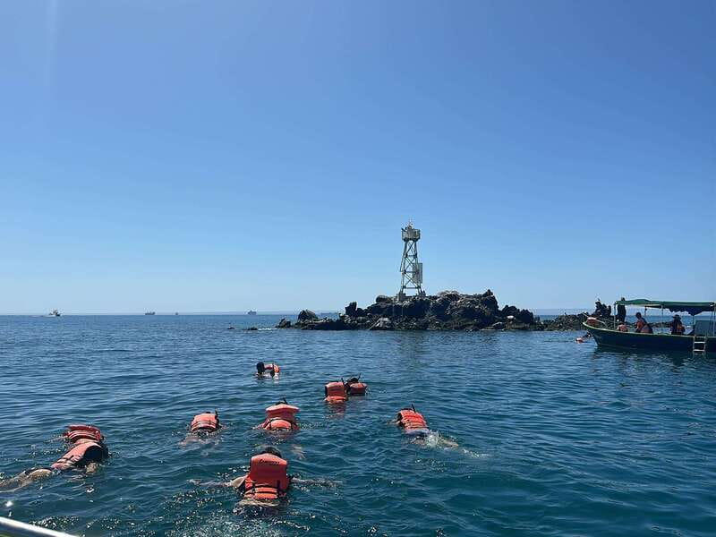La Paz: Espiritu Santo Island Tour - Espíritu Santo Island and its protected waters