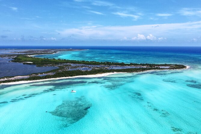 Lagoon 39ft Private Catamaran 5hr - El Cielo Full Experience - Lunch, snacks, and the top-shelf bar