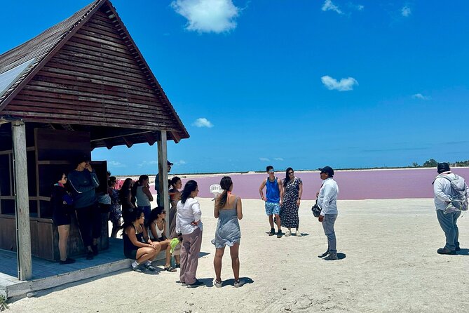 Las Coloradas, Río Lagartos and Playa Cancunito Tour from Mérida - Lunch at Maleconcito Gourmet