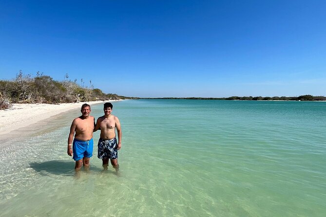 Las Coloradas, Río Lagartos and Playa Cancunito Tour from Mérida - Who should book this tour?