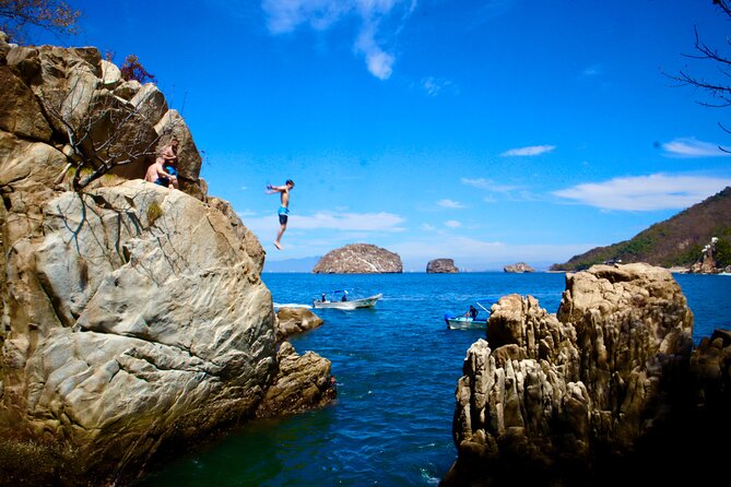 Los Arcos 5 islands Snorkeling Cliff Jumping and Hidden Beach - Los Arcos supplies the best two hours