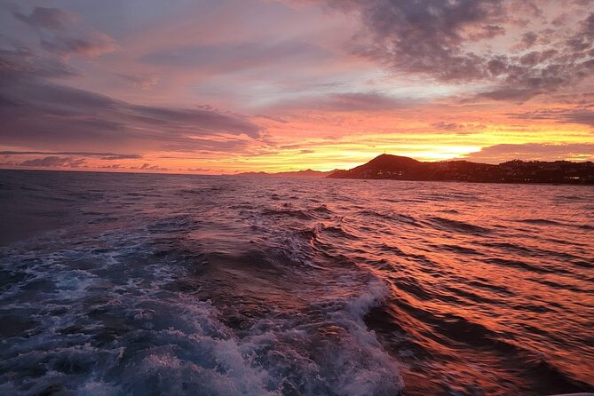 Los Cabos Yacht Adventure - Arch, Snorkel, Lunch, Drinks 1-18ppl - Whale watching can be an unexpected bonus