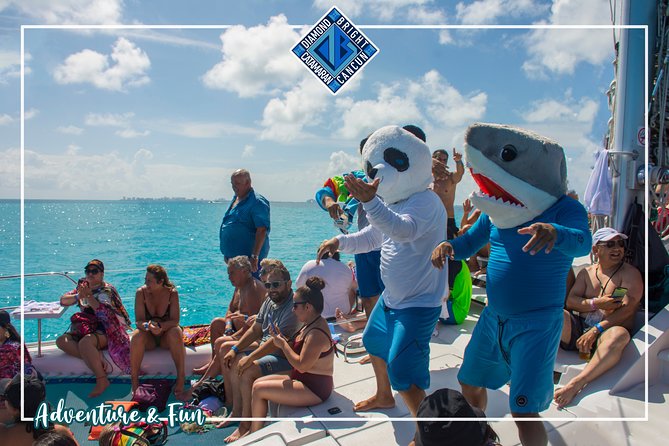 Luxury Catamaran tour to Isla Mujeres with Transportation from Cancun - Hotel pickup from Cancun