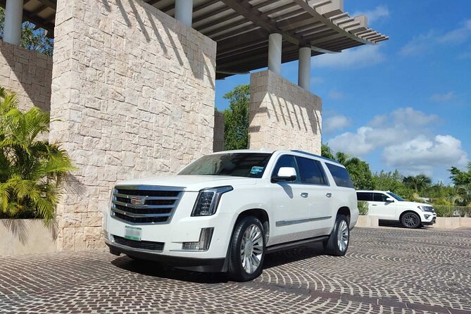 Luxury one way Cancun transfer from Cancun airport - Finding the correct terminal meeting point