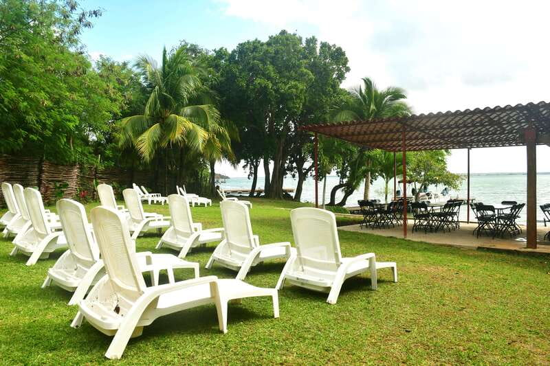 Mahahual: Chacchoben Mayan Ruins and Seven Color Lagoon Trip - How weather and timing can shape the lagoon stop