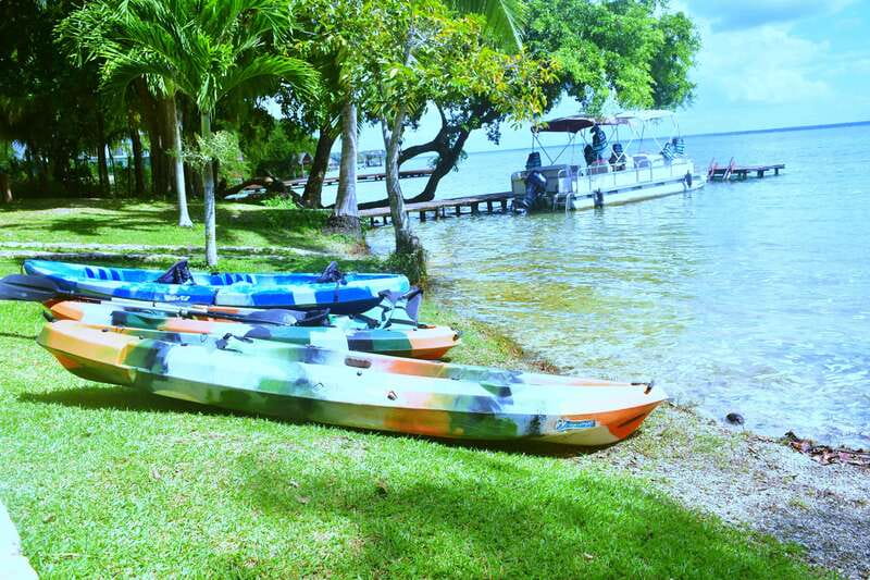 Mahahual: Chacchoben Mayan Ruins and Seven Color Lagoon Trip - Meeting Toucan Tours outside Costa Maya port