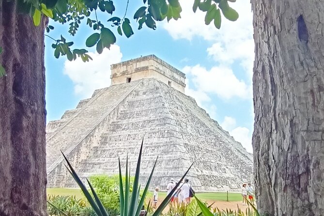 Mayan Experience in Chichen Itza - Water, traditions, and customs