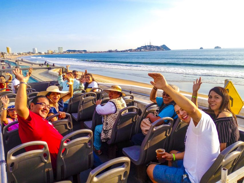 Mazatlán: Double-Decker Bus, Cliff Diving & Walking Tour - Why this three-hour tour works well
