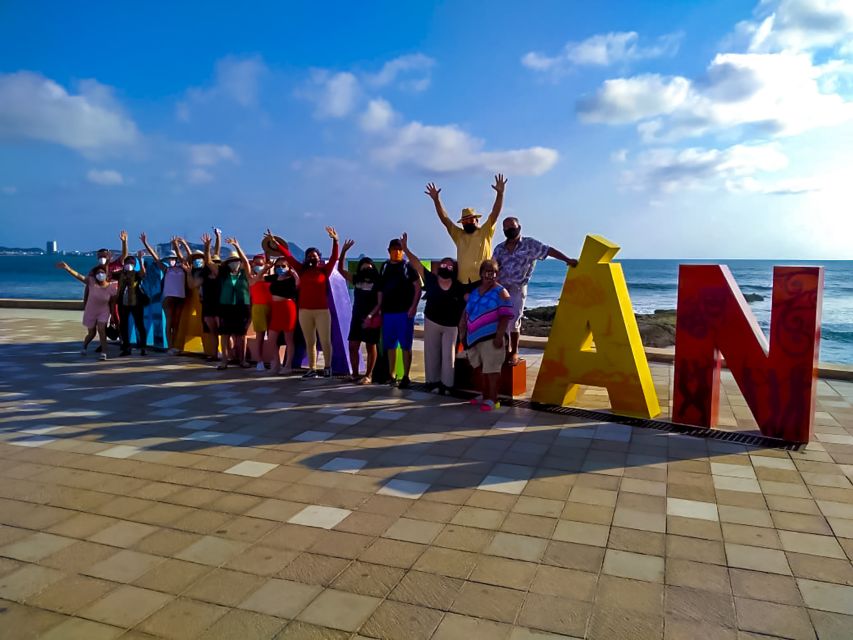 Mazatlán: Double-Decker Bus, Cliff Diving & Walking Tour - Riding the Malecón for 8.5 kilometers