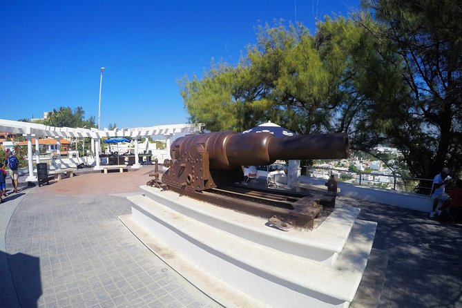 Mazatlan Sightseeing and Golden Zone - What the guide adds to the day