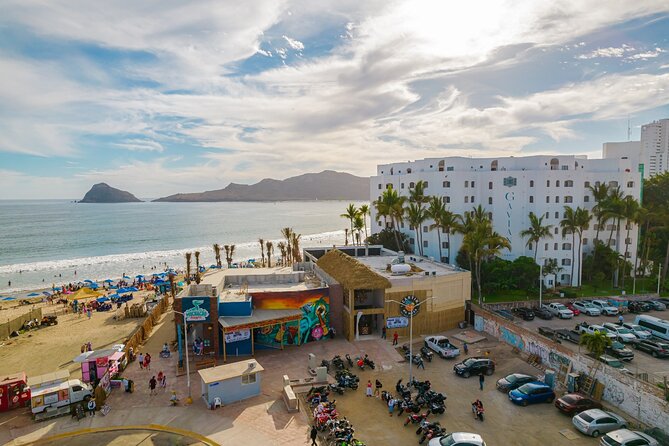 Mazatlan Sightseeing and Shopping Tour - The 45-foot cliff-jumping show