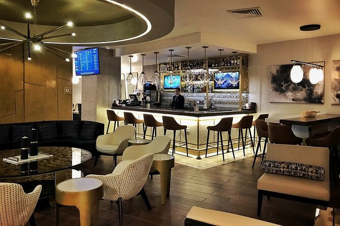 Mera VIP Lounge at Cancun International Airport - Wi-Fi, charging, and practical airport work