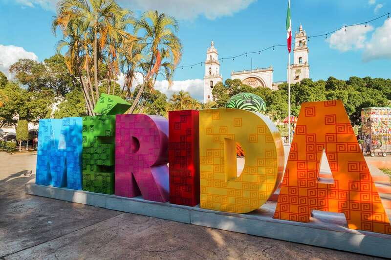 Mérida: 3-Hour Walking Food Tour - First tastes: gorditas and refreshing local drinks
