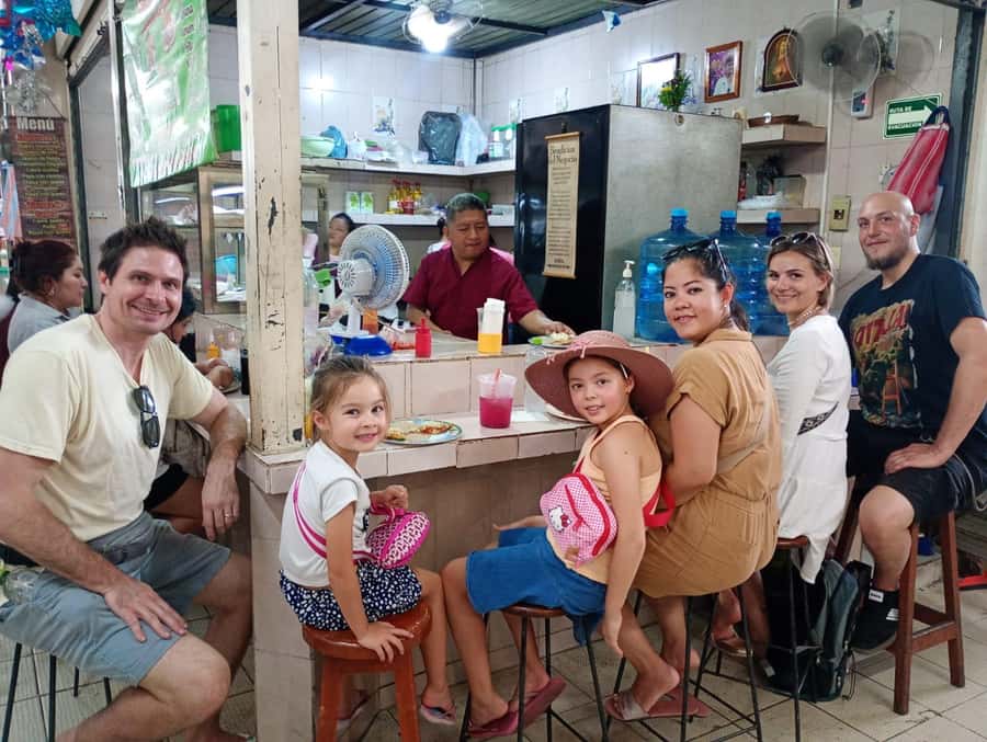 Mérida: Food tour of typical Yucatecan cuisine. - Second market stop: more dishes, more local context