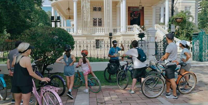 Mérida: Montejo Boulevard and Historic Center bike tour - Starting beside Palacio Cantón on Paseo Montejo