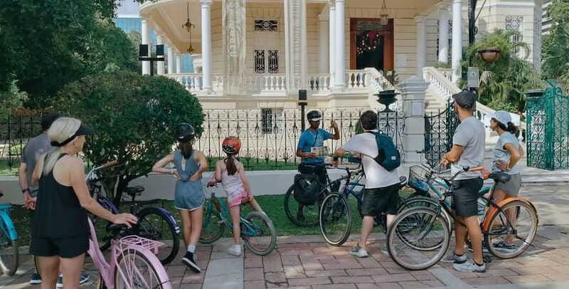 Mérida: Montejo Boulevard and Historic Center bike tour - What the guiding is really like