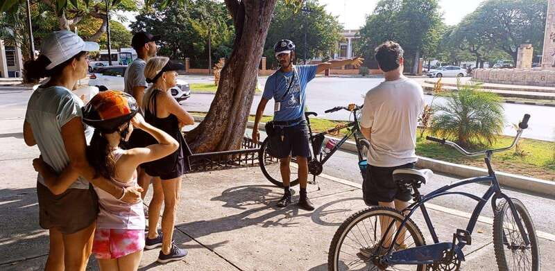 Mérida: Montejo Boulevard and Historic Center bike tour - Paseo de Montejo: Mérida’s grand avenue by bicycle