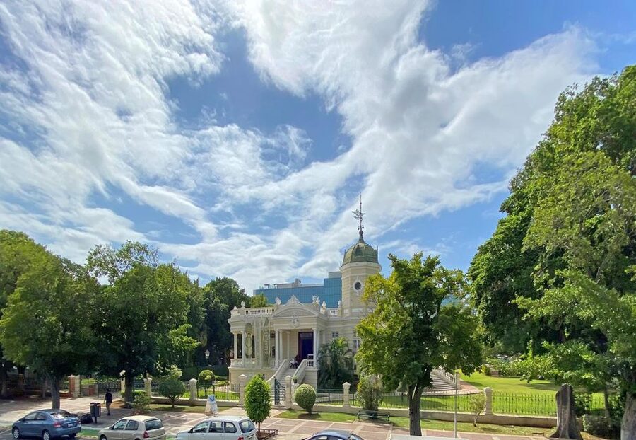 Mérida: Panoramic Sightseeing Tour Bus Ticket with 2 Routes - Who should book this Mérida bus tour?