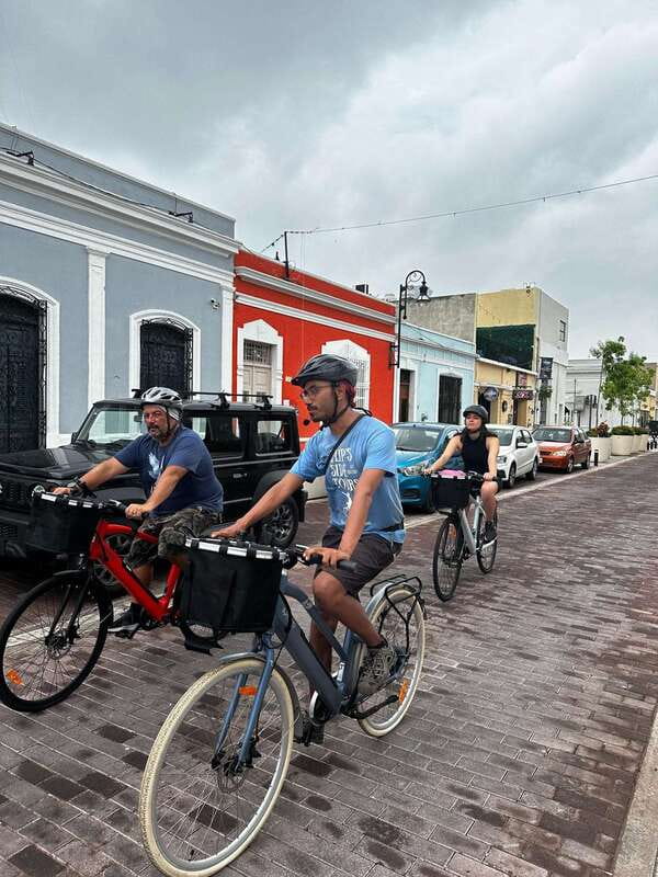 Mérida: The E-bike tour with history and culture - Starting beside Paseo de Montejo