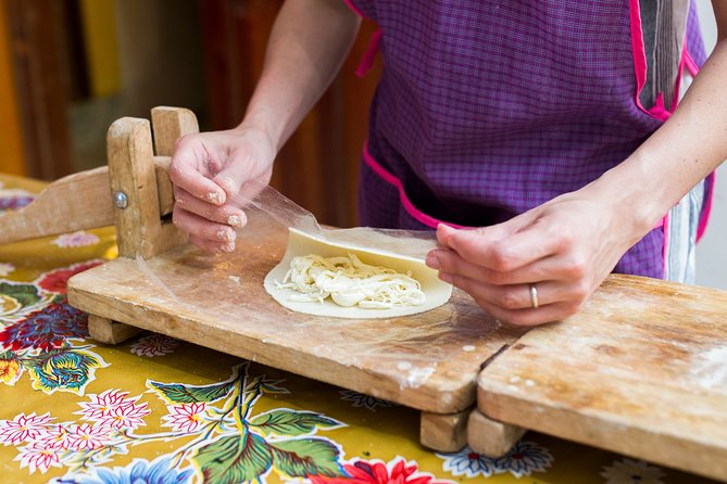 Mexican Cooking from Scratch in a Local Home in Tulum - Guacamole and Salsa with Family Touches