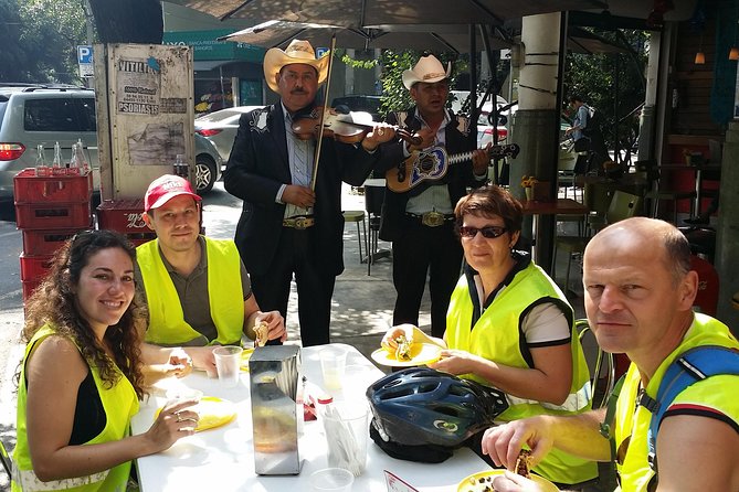 Mexico bike tour - Chapultepec, neighborhoods, and city context