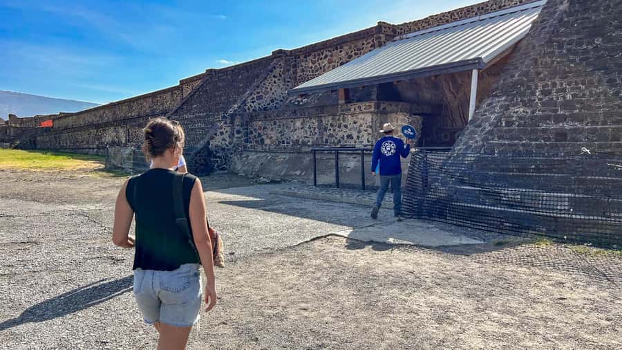 Mexico City: Afternoon Tour to Teotihuacan - What the transport and organization are like