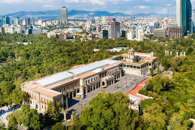 Mexico City: Chapultepec Castle and Anthropology Museum Tour - Entering Chapultepec Castle