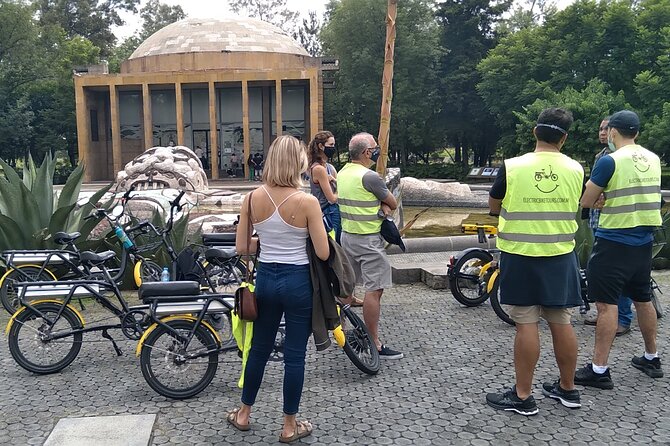 Mexico City E-Bike Tour with a taco and churros stop - Reforma’s monuments and the Revolution Monument