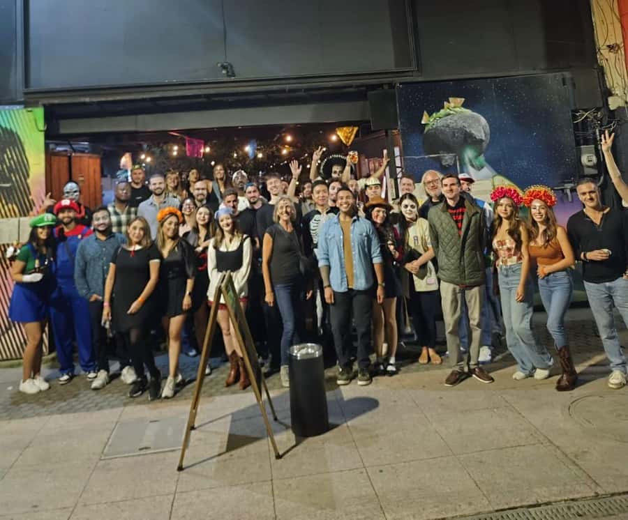 Mexico City: Guided Pub Crawl with Party Games - Why Solo Participants May Like It