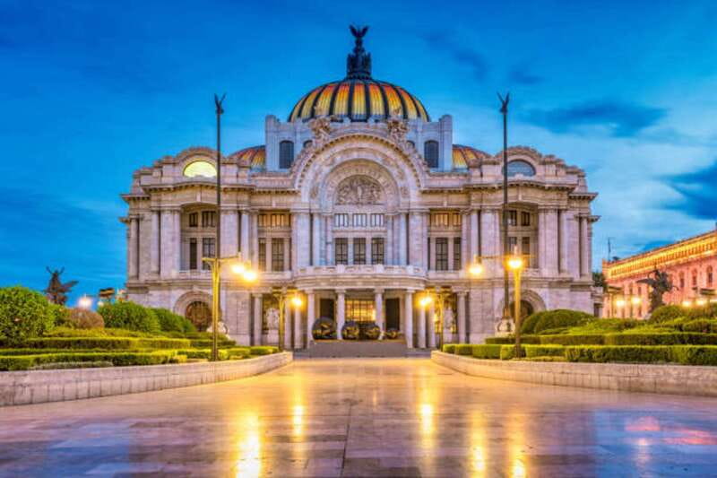 Mexico City Must-see Buildings & Palaces - The Bank of Mexico and the making of pesos