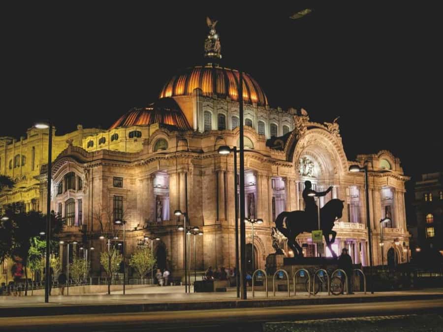 Mexico City: Night Bus Tour - Catedral Metropolitana and the Historic Center