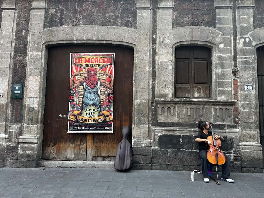 Mexico City: Old Town Food Tour of 7 Tastings & Secret Dish - Totopos, guacamole, and market confidence