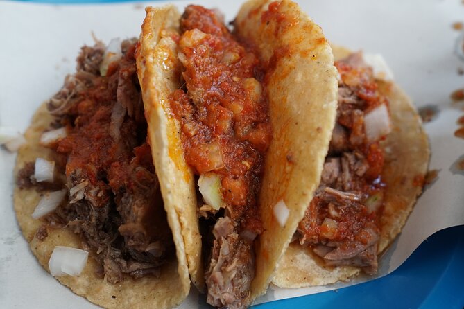 México City: Street Food to Home Cooking Food Tour - The market stop shows everyday shopping