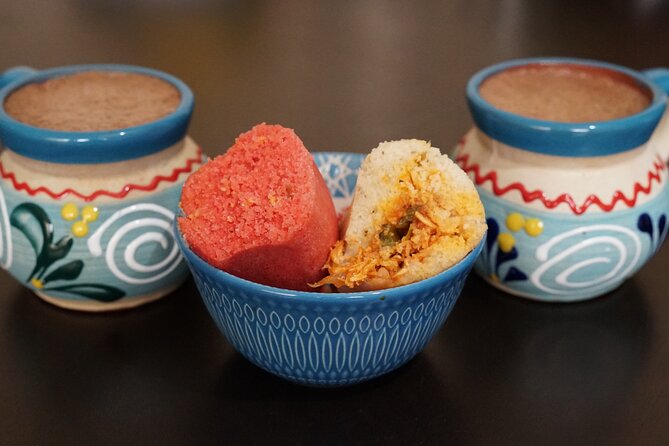 México City: Street Food to Home Cooking Food Tour - How much food should you expect?