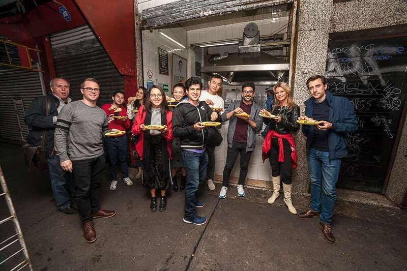 Mexico City: Tacos & Mezcal Night Food Tour - El Califa de León and the Michelin-recognized taco stop