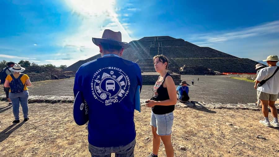 Mexico City: Teotihuacan Early or Afternoon Access Tour - The bus ride and first refreshment stop