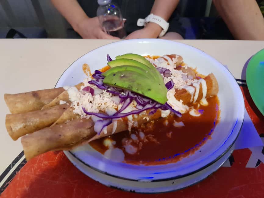 Mexico City: Vegan and Vegetarian Street Food Adventure - Paseo de la Reforma and more Mexican classics