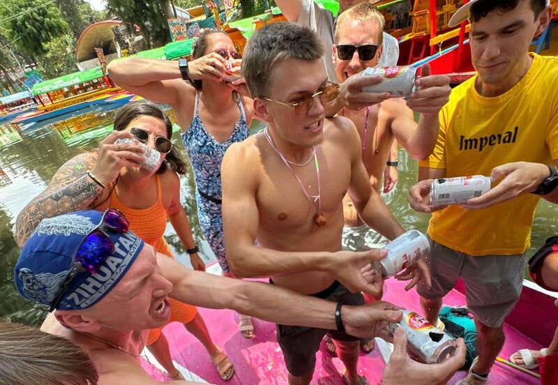 Mexico City: Xochimilco Boat Party with Unlimited Drinks - A closer look at the two-hour schedule